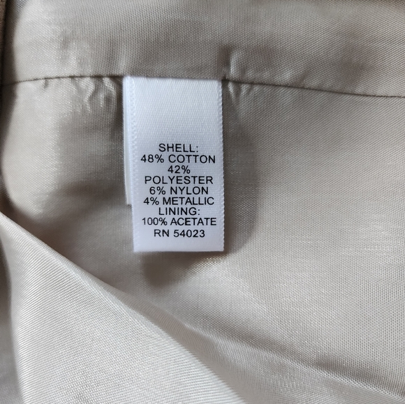 Banana Republic pencil skirt, size 6, cream with gold thread - Picture 5 of 5